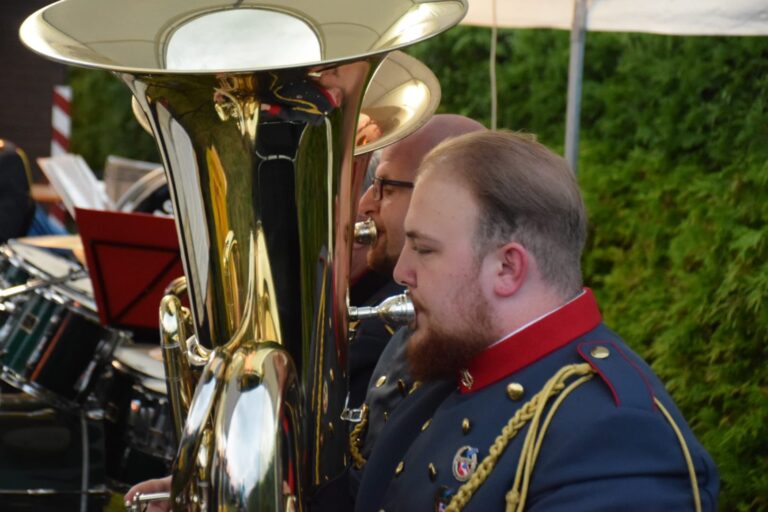 37e4c8b1-dfe2-4fd8-8f75-767dd88ef99d